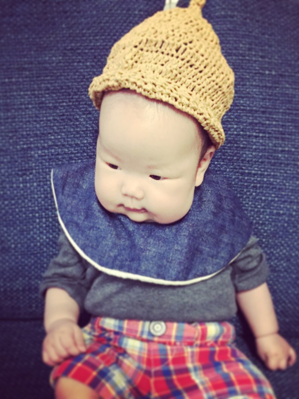 「どんぐり帽、チェック、スタイ、男の子コーデ、ハンドメイド」｜「かーちゃん手編み◎のアイテム（帽子、ベージュ系）」を使った、kisukeさん（キッズ・60cm）の夏コーディネートの1枚目の写真