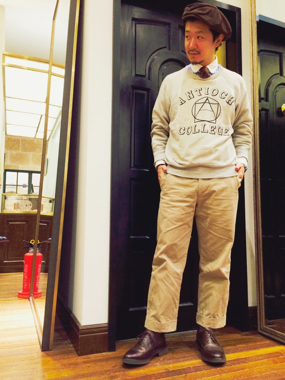 「tricker's、Giab's、nano・universe、j.press、古着、hannahats」｜「古着（スウェット、グレー系）」を使った、そわじゅんいちさん（メンズ・175cm）の夏コーディネートの1枚目の写真