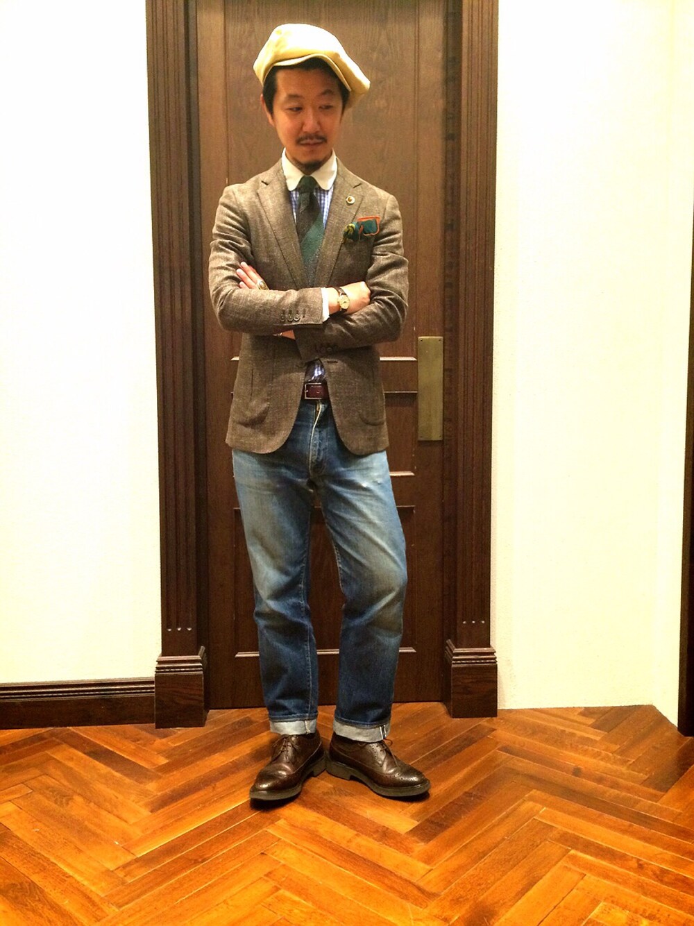 「STEFANOBIGI、AQUOIBONISTE、nano・universe、Levi's、XX、tricker's、j.press、トラッド、hannahats、古着」｜「AQUOIBONISTEのアイテム（テーラードジャケット、ブラウン系）」を使った、そわじゅんいちさん（メンズ・175cm）の春コーディネートの1枚目の写真