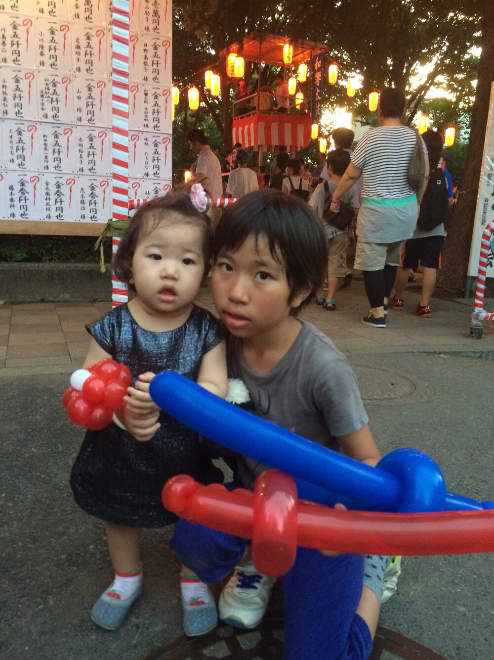 「kids、カジュアルコーデ、女の子、GAPbaby、お祭り、ドラフトGAP、シンプル、シンプルコーデ」｜「GAPのアイテム（ワンピース、ブラック系）」を使った、kyoさん（キッズ・80cm）の夏コーディネートの1枚目の写真