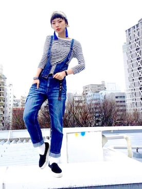 「URBAN RESEARCH」｜「アイテム（つなぎ/オールインワン）」を使った、弓さん（レディース・163cm）の春コーディネート