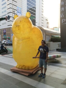 「アイテム（メッセンジャーバッグ、ブルー系）」を使った、何明庭さん（レディース・163cm）の冬コーディネート