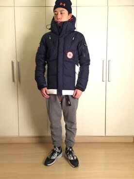 「SuperDry（スーパードライ）のアイテム（ダウンジャケット/コート）」を使った、张先生さん（メンズ・179cm）の冬コーディネート