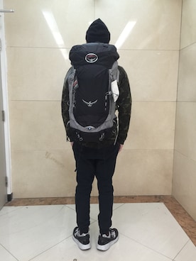 「OSPREY（オスプレー）のアイテム」を使った、张先生さん（メンズ・179cm）の冬コーディネート