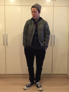 「Champion（チャンピオン）のアイテム（チノパンツ）」を使った、张先生さん（メンズ・179cm）の冬コーディネート