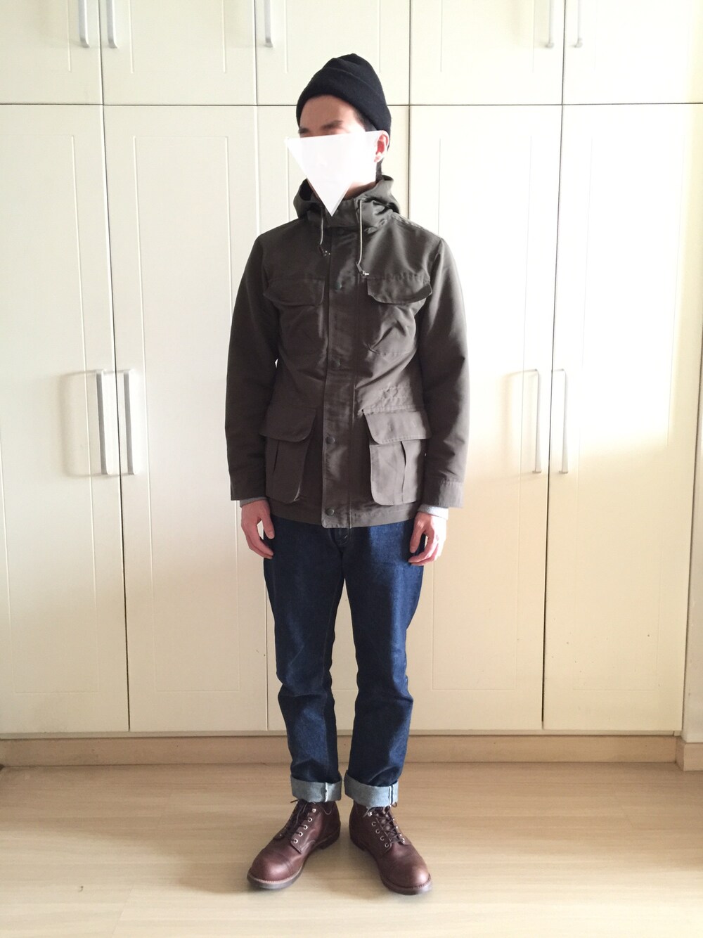 「UNIQLOのアイテム（ナイロンジャケット、グリーン系）」を使った、张先生さん（メンズ・179cm）の冬コーディネートの1枚目の写真