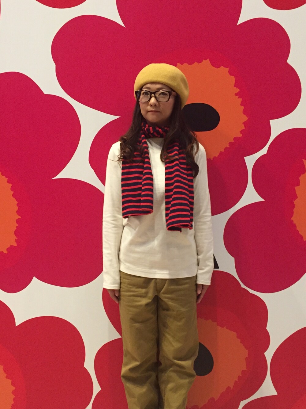 「ORCIVALのアイテム（マフラー、レッド系）」を使った、みっちぇるさん（レディース・154cm）の秋コーディネートの1枚目の写真