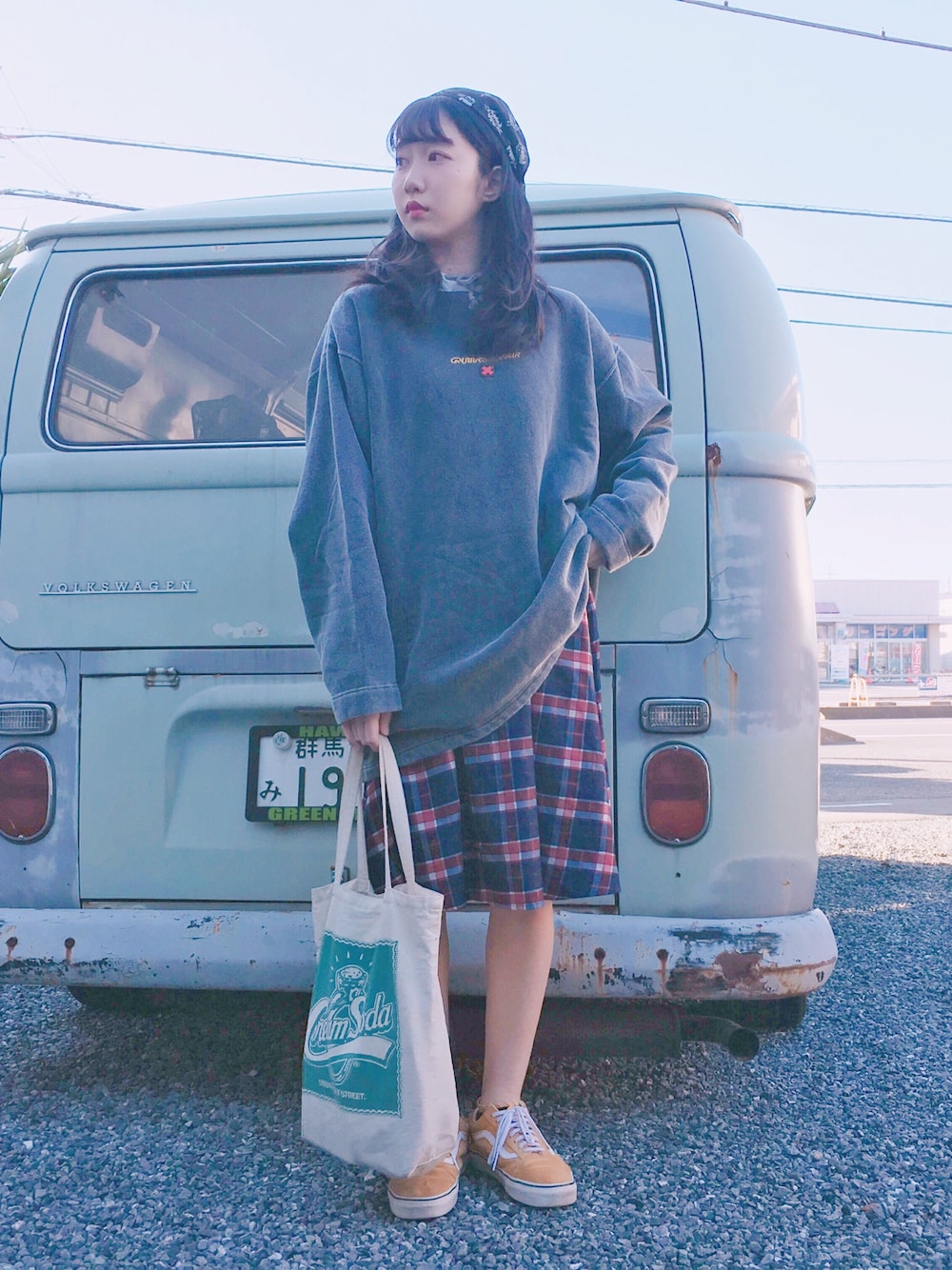 「ZORLAC、Quicksilver、VANS、creamsoda、トートバッグ、ootd」｜「Quiksilverのアイテム（その他トップス、グレー系）」を使った、MIKUKOさん（レディース・162cm）の冬コーディネートの1枚目の写真