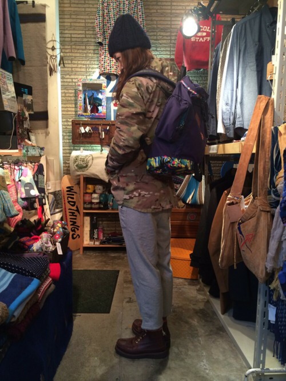 「スウェットパンツ、camo、ナイロンパーカー」｜「WILD THINGSのWILD THINGS(ﾜｲﾙﾄﾞｼﾝｸﾞｽ)  別注COULOIR JACKET "Multi Camo" Men's  (575)（マウンテンパーカー、その他）」を使った、YOSHIHARUさん（レディース・168cm）の冬コーディネートの1枚目の写真
