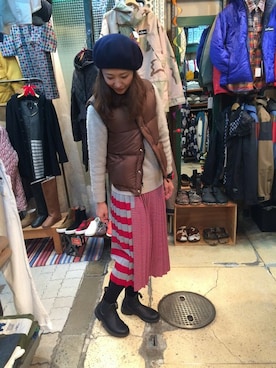 「アイテム（ダウンベスト、ブラウン系）」を使った、YOSHIHARUさん（レディース・168cm）の冬コーディネート