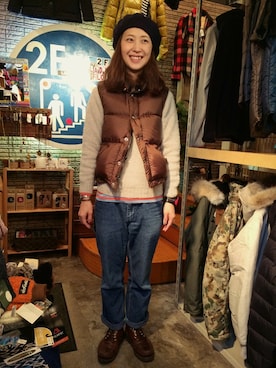 「アイテム（ダウンベスト、ブラウン系）」を使った、YOSHIHARUさん（レディース・168cm）の冬コーディネート