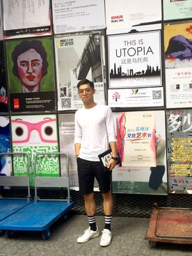 「American Apparel（アメリカンアパレル）のアイテム（Tシャツ/カットソー、ホワイト系）」を使った、超级费雷迪さん（メンズ・179cm）の冬コーディネート