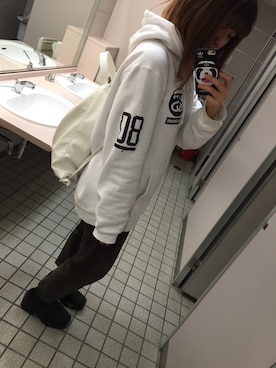 「HUG（ハグ）のアイテム（パンツ）」を使った、m o e○▲□さん（レディース・161cm）の冬コーディネート