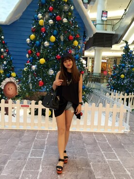 Theresa Mau さんのコーディネート