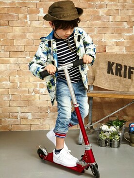 「KRIFF MAYER」｜「アイテム（マウンテンパーカー）」を使った、KRIFF MAYERさん（キッズ・116cm）の春コーディネート