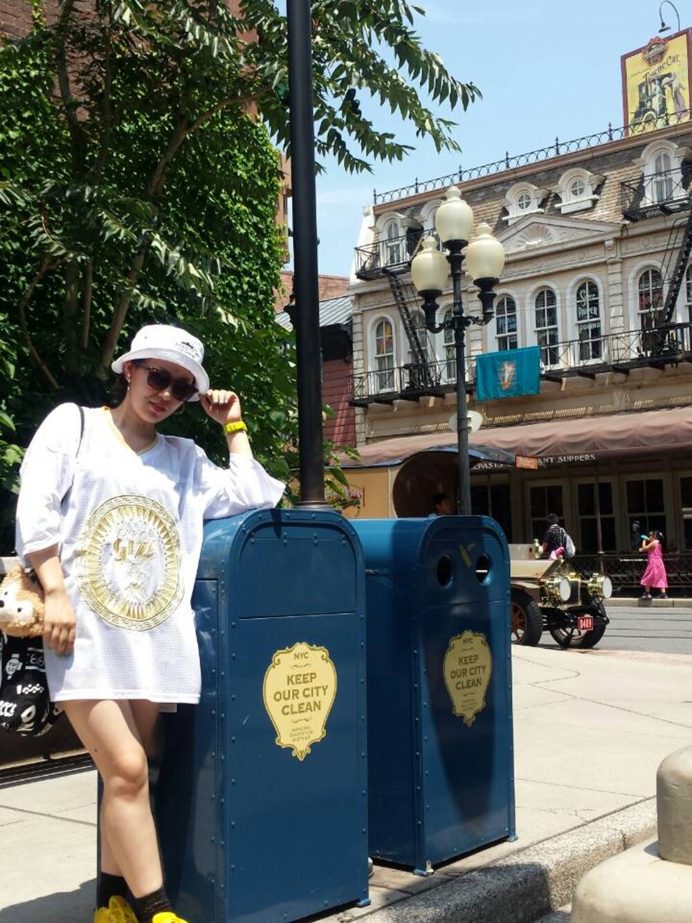 「reebok、JOYRICH、disney sea」｜「JOYRICHのアイテム（Tシャツ/カットソー、ホワイト系）」を使った、maki さん（レディース・160cm）の夏コーディネートの1枚目の写真