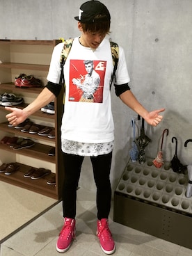 「aside_aeのアイテム（Tシャツ/カットソー、ホワイト系）」を使った、toi yamauchiさん（メンズ・185cm）の春コーディネート