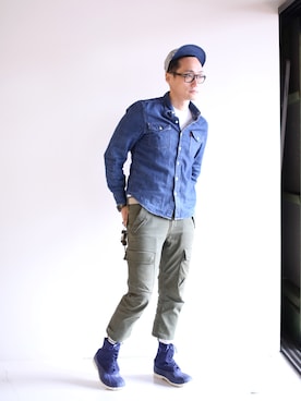 「Levi's（リーバイス）のアイテム（カーゴパンツ）」を使った、Leeさん（メンズ・174cm）の春コーディネート