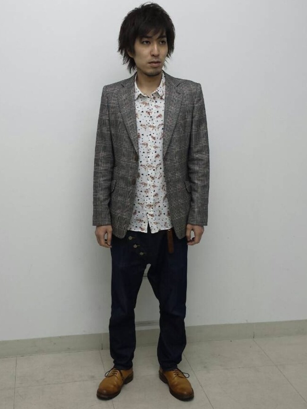 「ツイードジャケット」｜「Vivienne Westwood MANのアイテム（テーラードジャケット、ブラウン系）」を使った、DJDagobahさん（メンズ・174cm）の春コーディネートの1枚目の写真