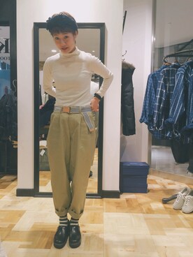 「アイテム（バングル/リストバンド）」を使った、ヤマシタ アヤネさん（レディース・169cm・20代）の秋コーディネート