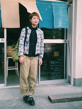 「アイテム（バングル/リストバンド）」を使った、ヤマシタ アヤネさん（レディース・169cm・20代）の秋コーディネート