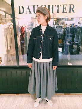 「アイテム（バングル/リストバンド）」を使った、ヤマシタ アヤネさん（レディース・169cm・20代）の秋コーディネート