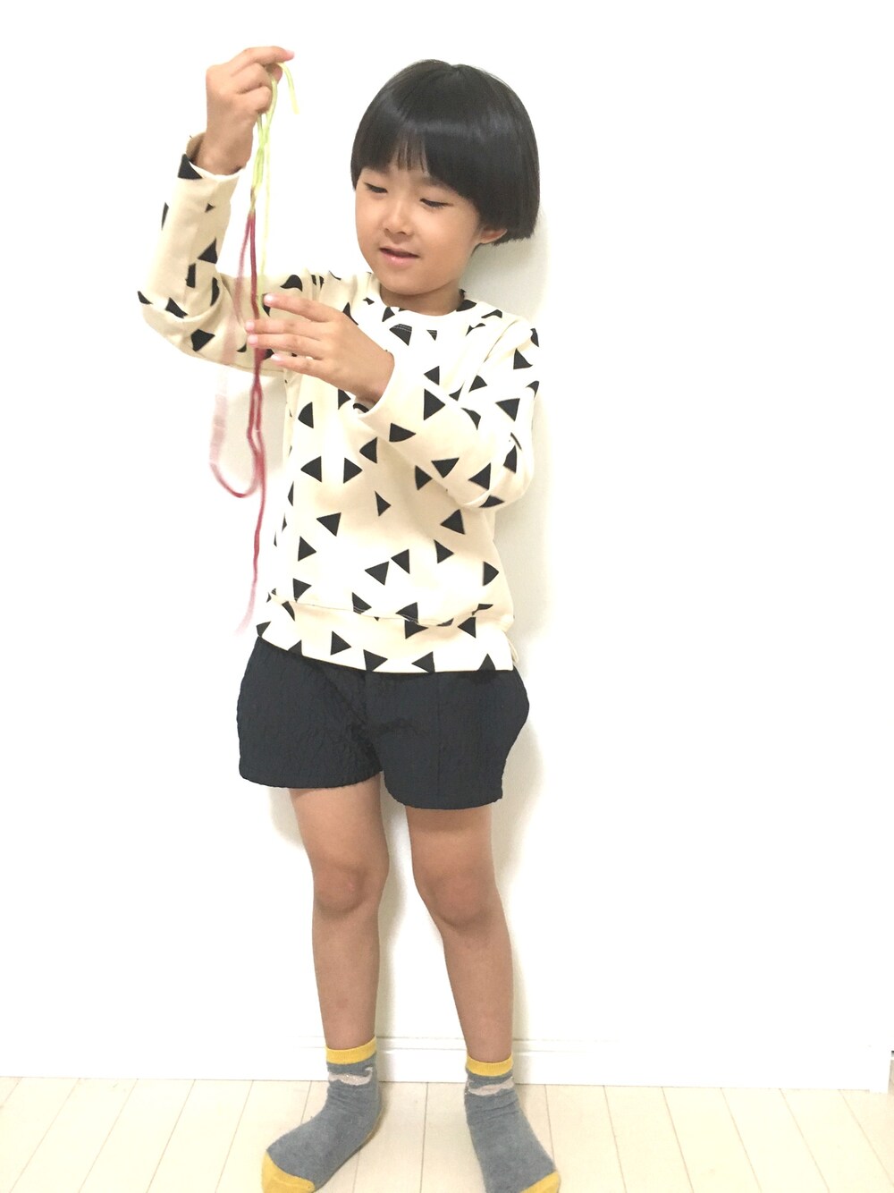 「秋のコーデ、キッズコーデ、おとこのこ、arkakama」｜「arkakamaのアイテム（Tシャツ/カットソー、ホワイト系）」を使った、サキさん（キッズ・110cm）の秋コーディネートの1枚目の写真