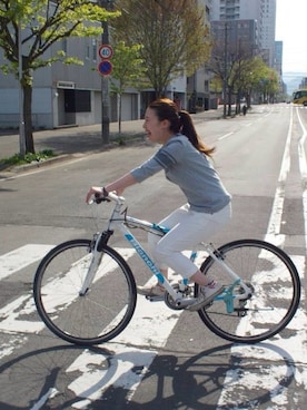 「コンバンース」｜「アイテム（腕時計）」を使った、パピ子さん（レディース・157cm）の春コーディネート