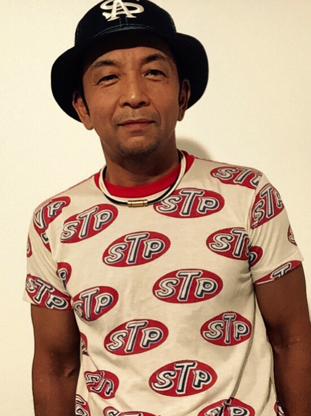 「中野英雄」｜「ALDIESのAS Hat ベースボースハット（ハット、ブルー系）」を使った、中野英雄さん（メンズ・170cm）の夏コーディネートの1枚目の写真
