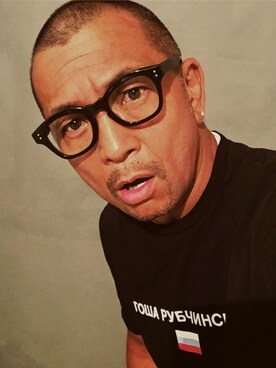 「Gosha Rubchinskiy（ゴーシャラブチンスキー）のアイテム（トップス）」を使った、中野英雄さん（メンズ・170cm）の夏コーディネート