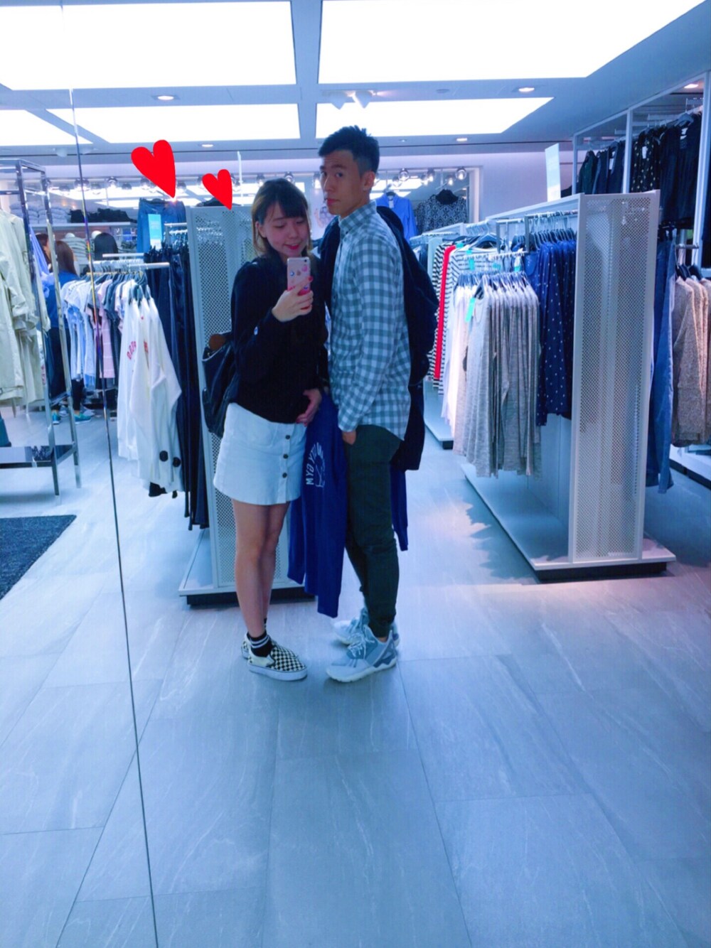 「PUBLISHのアイテム（その他パンツ、グリーン系）」を使った、estherxxbさん（レディース・157cm）の冬コーディネートの1枚目の写真