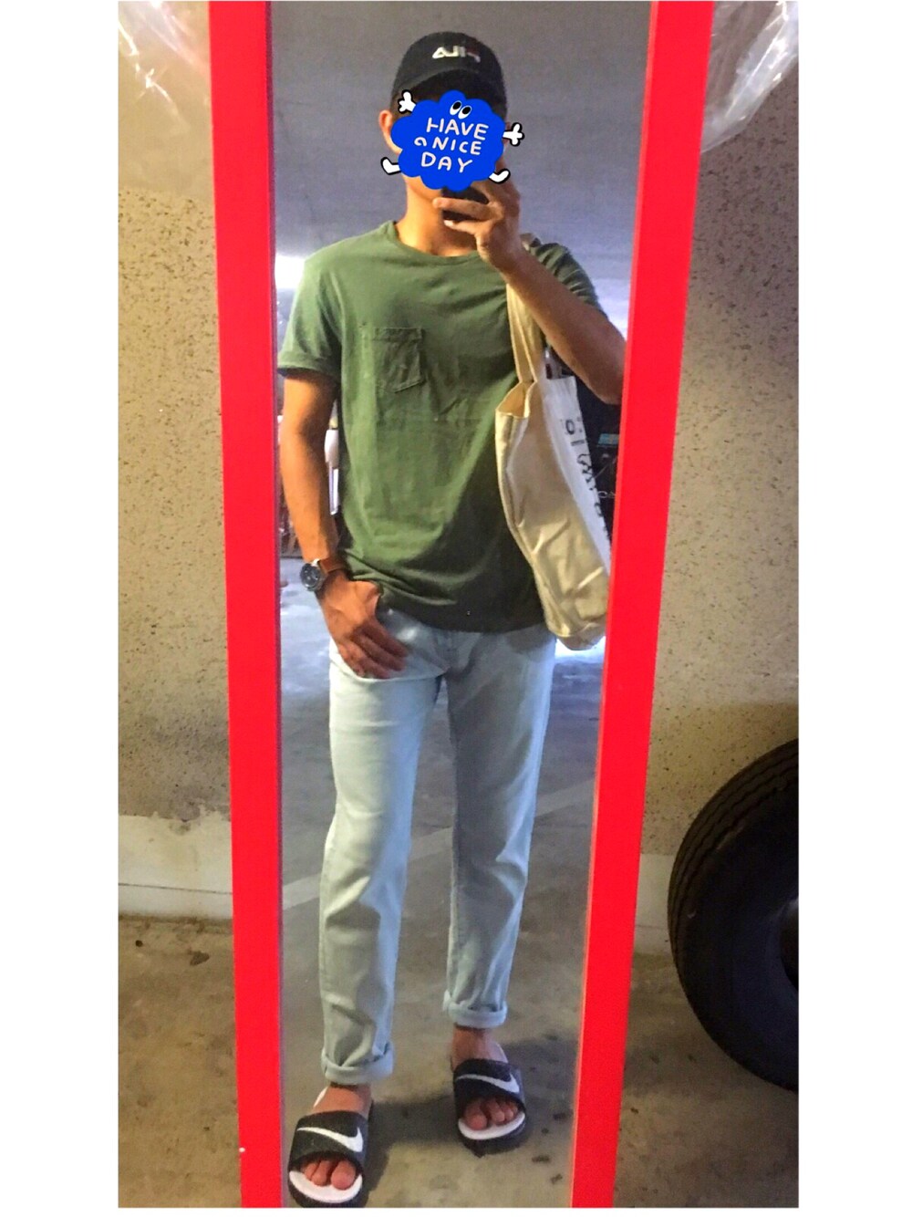 「GUのアイテム（デニムパンツ、ブルー系）」を使った、そーた。さん（メンズ・165cm）の夏コーディネートの1枚目の写真