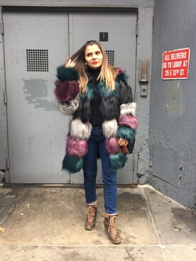 「asos（エイソス）のアイテム（その他アウター）」を使った、Betül.Yıldızさん（レディース・163cm）の冬コーディネート
