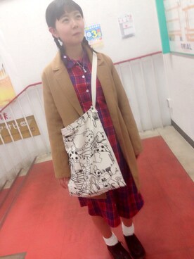 「アイテム（シャツワンピース、レッド系）」を使った、모모さん（レディース・162cm）の冬コーディネート