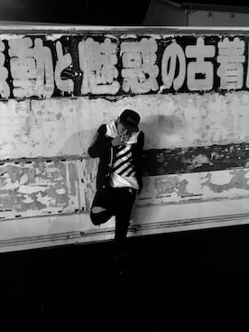 「off white（オフホワイト）のアイテム（ナイロンジャケット）」を使った、星弥さん（メンズ・174cm）の秋コーディネート