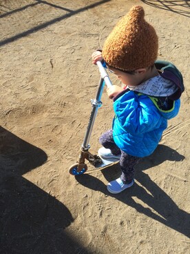 「patagonia（パタゴニア）のアイテム（ダウンジャケット/コート、ブルー系）」を使った、あおば   かえでさん（キッズ）の冬コーディネート