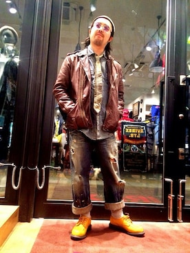 「黒縁メガネ」｜「アイテム（ライダースジャケット）」を使った、TAKASIさん（メンズ・163cm）の春コーディネート