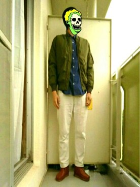 「クラークス」｜「アイテム（ミリタリージャケット）」を使った、おば3さん（メンズ・180cm）の秋コーディネート