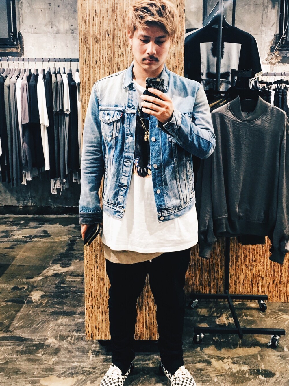「ootd、春コーデ、休日スタイル、Dayoff、fashion、street、code」｜「リメイクデニムジャケットのアイテム（デニムジャケット、ブルー系）」を使った、たかちゃんさん（メンズ・178cm）の春コーディネートの1枚目の写真