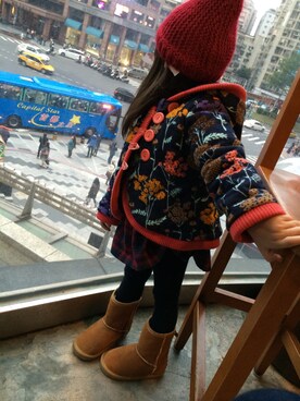 「ZARA KIDSのアイテム（ニットキャップ/ビーニー、ベージュ系）」を使った、熏醬さん（キッズ・100cm）の冬コーディネート
