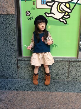 「koreaのアイテム（カーディガン/ボレロ、ブルー系）」を使った、熏醬さん（キッズ・100cm）の冬コーディネート
