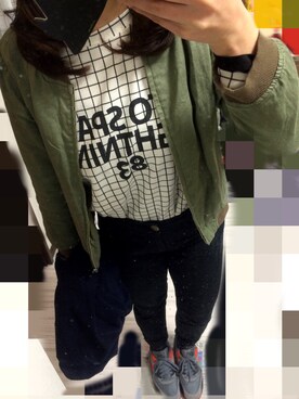 「NIKE（ナイキ）のNIKE（スニーカー、グレー系）」を使った、きぼみさん（レディース・157cm）の冬コーディネート
