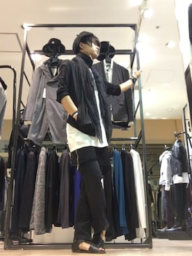 「SCHLUSSEL（シュリセル）のアイテム（トップス）」を使った、AQUAさん（メンズ・176cm）の秋コーディネート