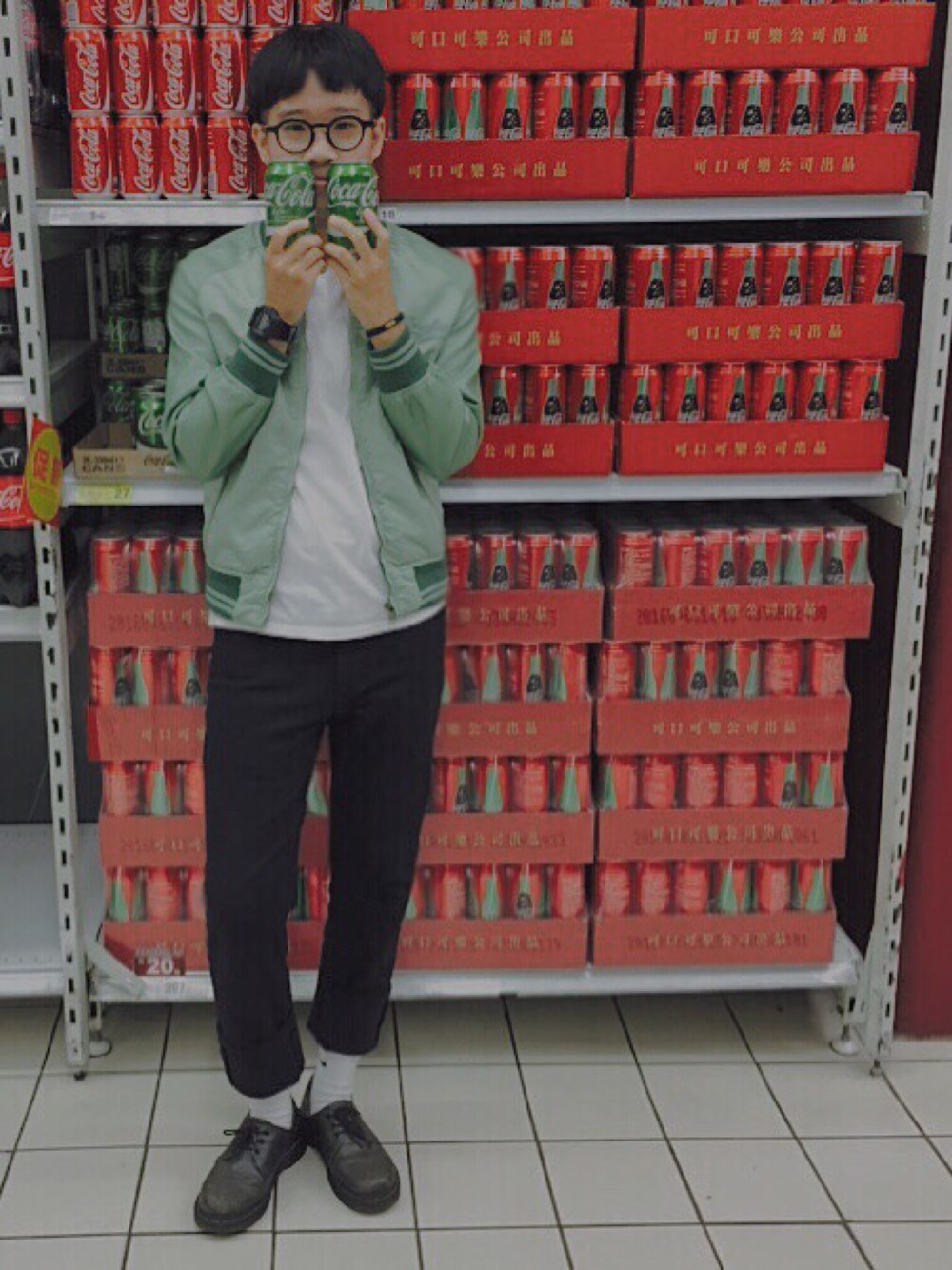 「Coca-Cola、green、ZARA KIDS、UNIQLO、Dr.Martens、ootd」｜「ZARAのアイテム（スタジャン、グリーン系）」を使った、Cchi Shenさん（レディース・160cm）の秋コーディネートの1枚目の写真