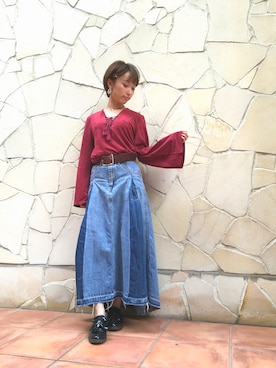 「アイテム（デニムスカート）」を使った、CANAAN山本麻美さん（レディース・150cm）の秋コーディネート