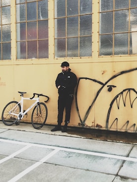 「THE NORTH FACE（ザノースフェイス）のアイテム（ライダースジャケット）」を使った、Gloria T-Renteriaさん（メンズ・168cm）の秋コーディネート