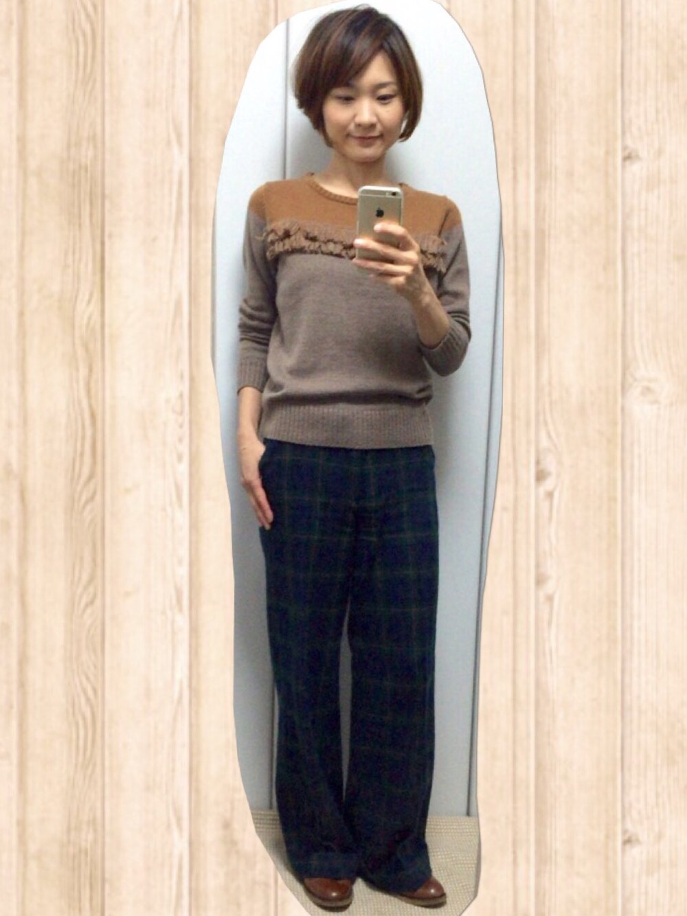 「ドレスシューズ、ワイドパンツ、チェック、オジ靴、フリンジ、ニット、フリンジニット、チェックパンツ、大人カジュアル」｜「JOURNAL STANDARDのアイテム（ニット/セーター、ブラウン系）」を使った、wakanaさん（レディース・161cm）の秋コーディネートの1枚目の写真