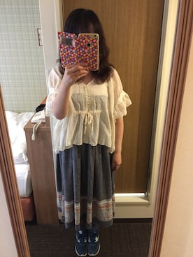 「B.L.U.E（ビーエルユーイー）のアイテム（スカート）」を使った、なごみさん（レディース・165cm）の春コーディネート