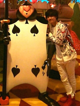 「101匹わんちゃん」｜「アイテム（パーカー）」を使った、Yuichiroさん（メンズ・168cm）の春コーディネート