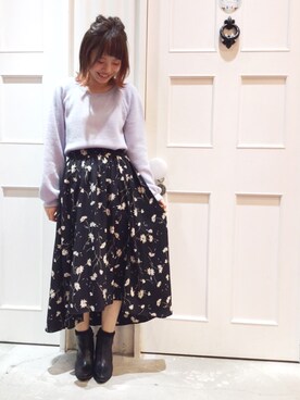 花柄フィッシュテールスカートを使った人気ファッションコーディネート